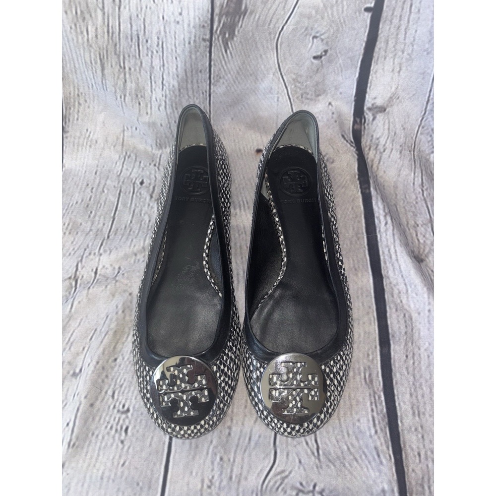 TORY BURCH Snakeskin Ballet Flat w/ Silver Logo Medallion BLACK & White SZ 8M